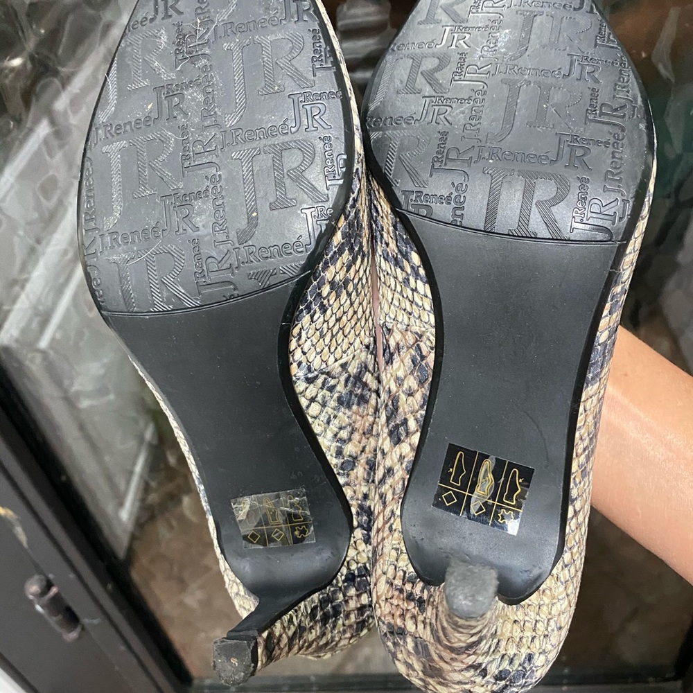 J.Renee’ python type heels 8.5 pumps python heels - Picture 4 of 5